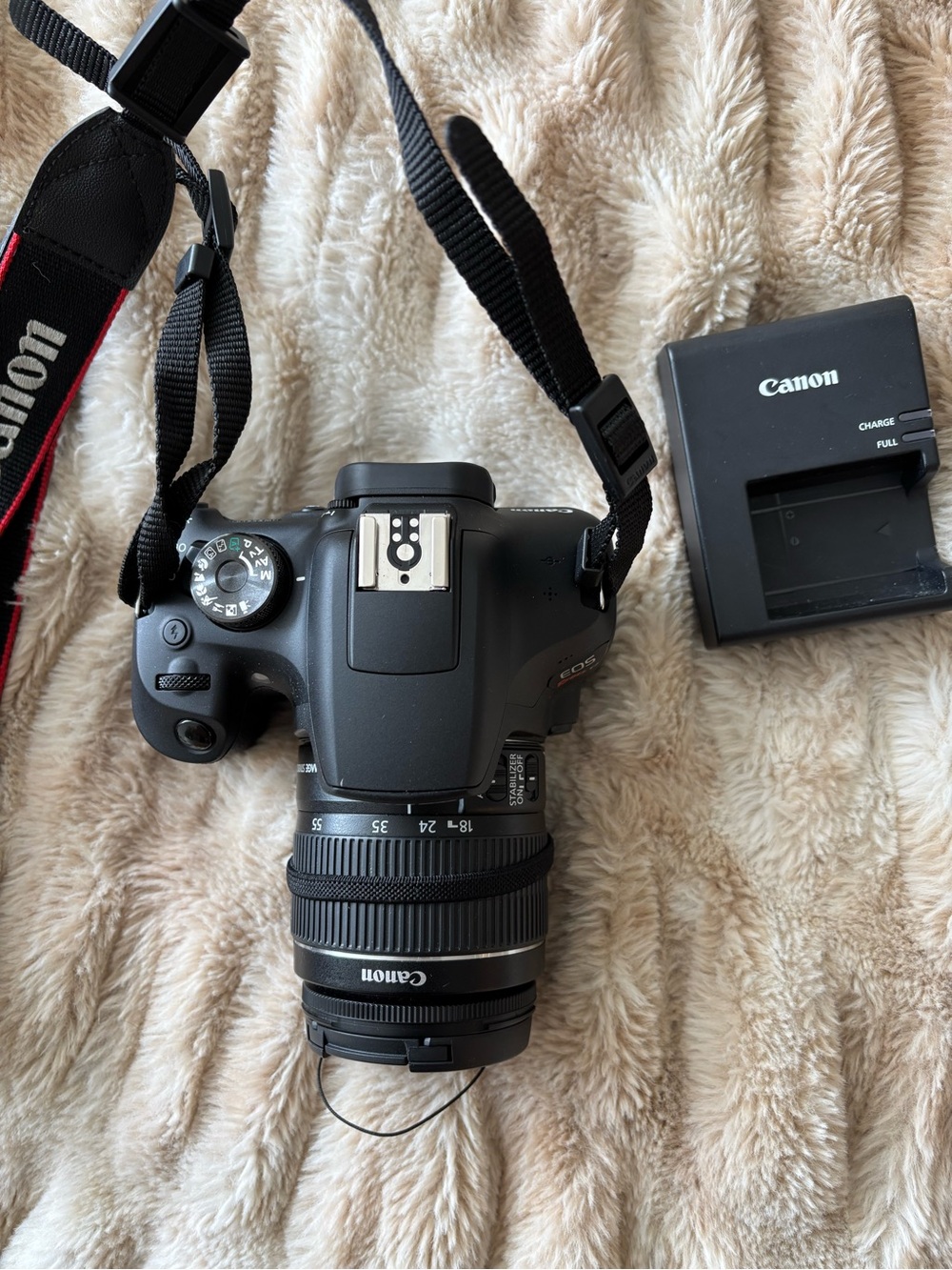 Canon EOS Rebel T7 - Picture 2 of 4